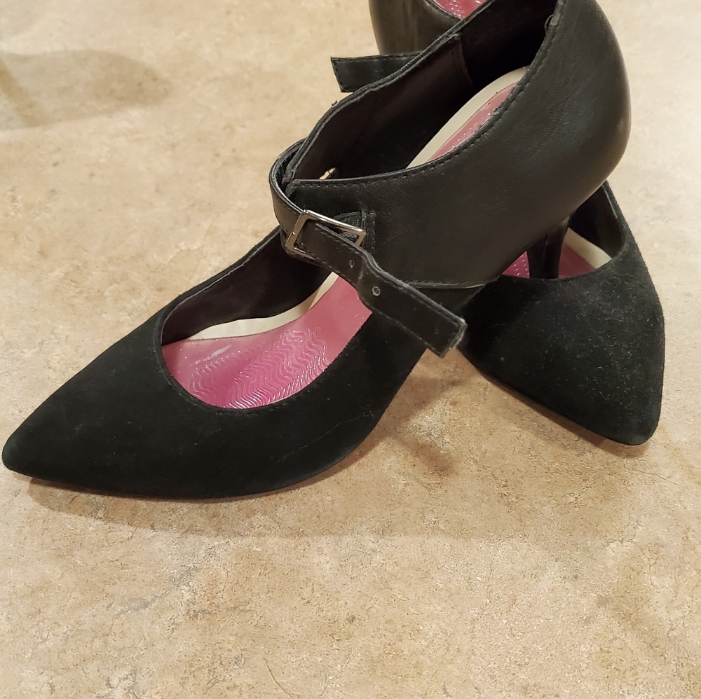 High Heels - Picture 2 of 2
